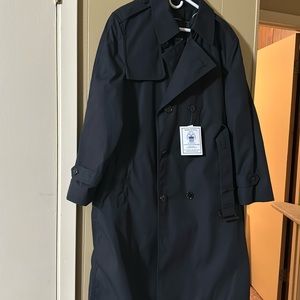 Men’s trench coat. Size 40